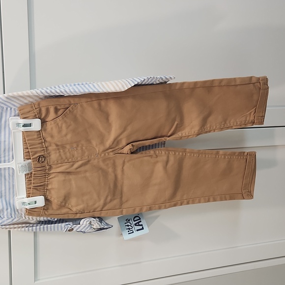 Boy's 3 piece suit (Pants, bow tie, shirt) - Picture 3 of 5